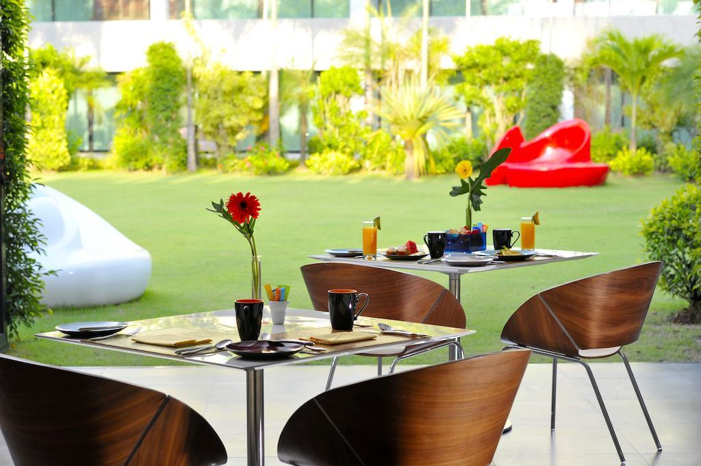 B - Lay Tong Resort Phuket Restaurant photo